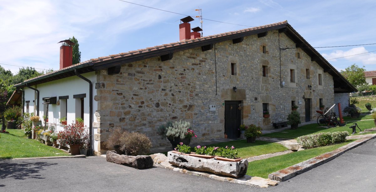 San Martin 1 etxea, Hermua