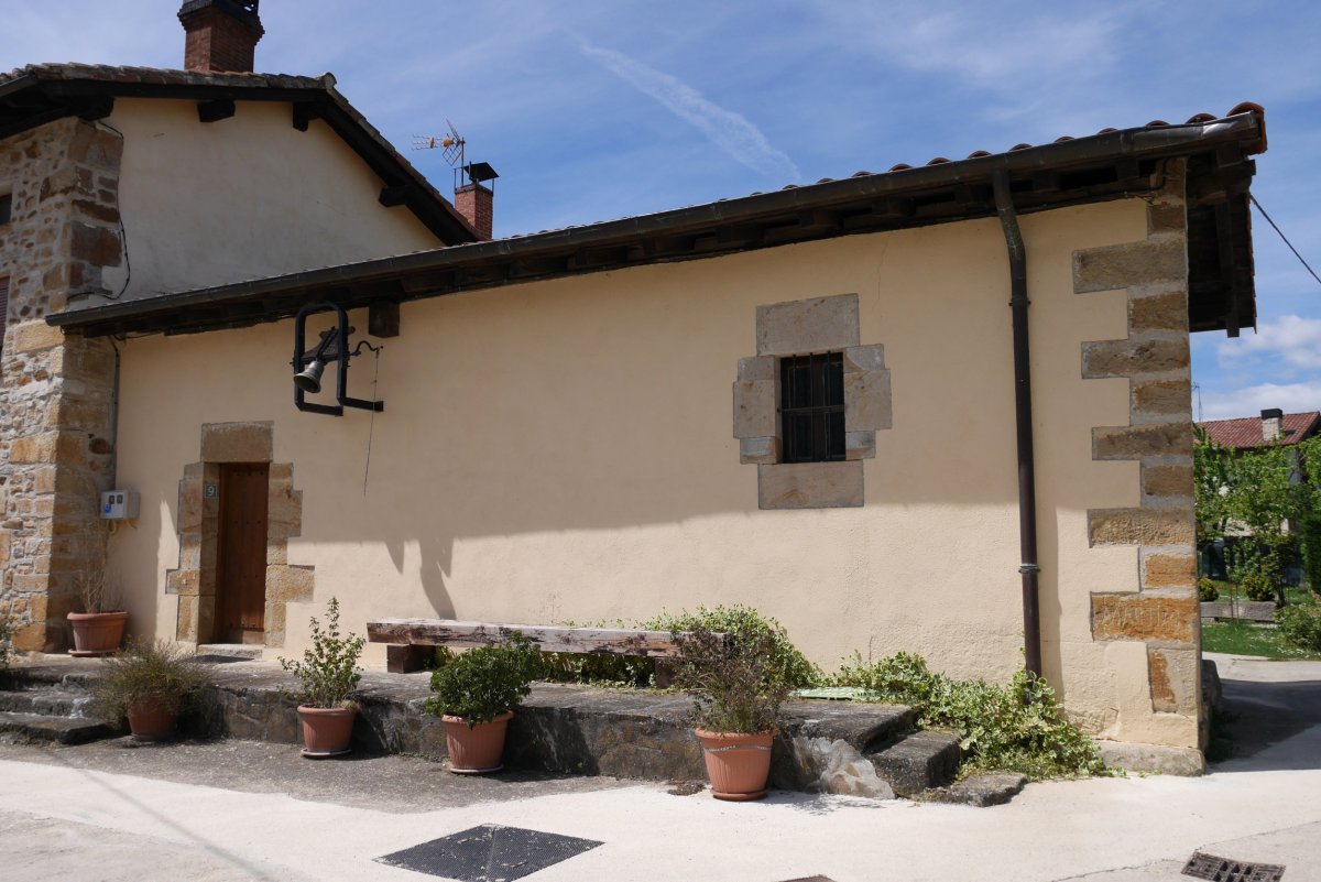 San Martin ermita, Hermua