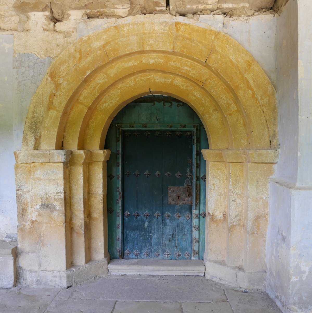 San Pedro eliza, Hermua