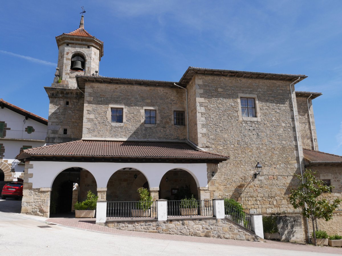 San Pedro eliza, Larraintzar