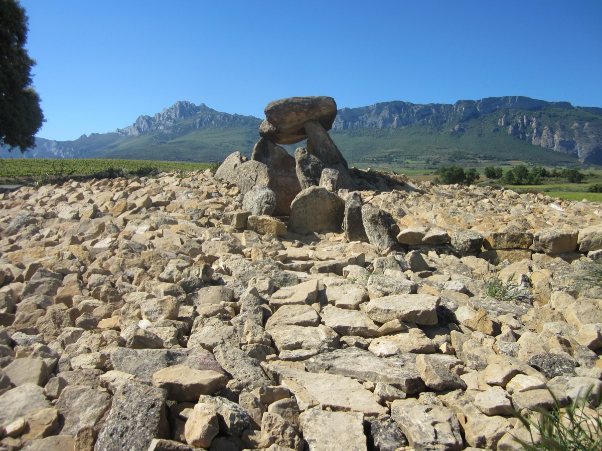 Chabola de la Hechicera   (Mayo  2014)