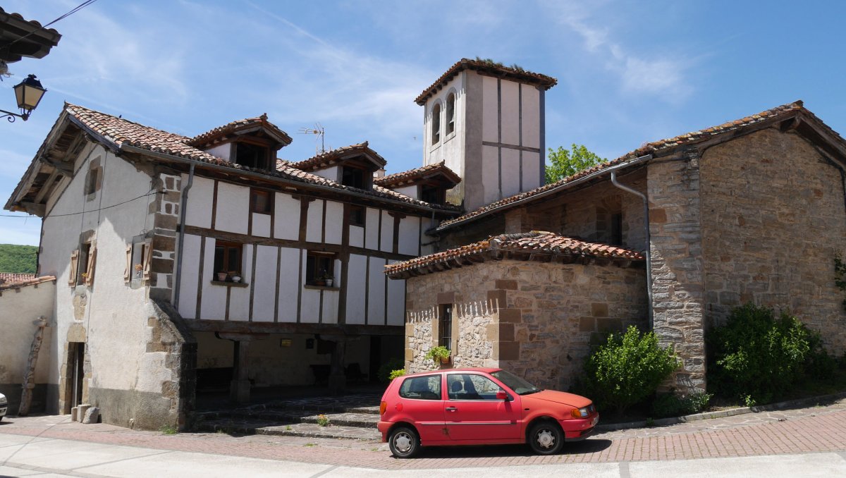 Etxea eta eliza, Zenotz