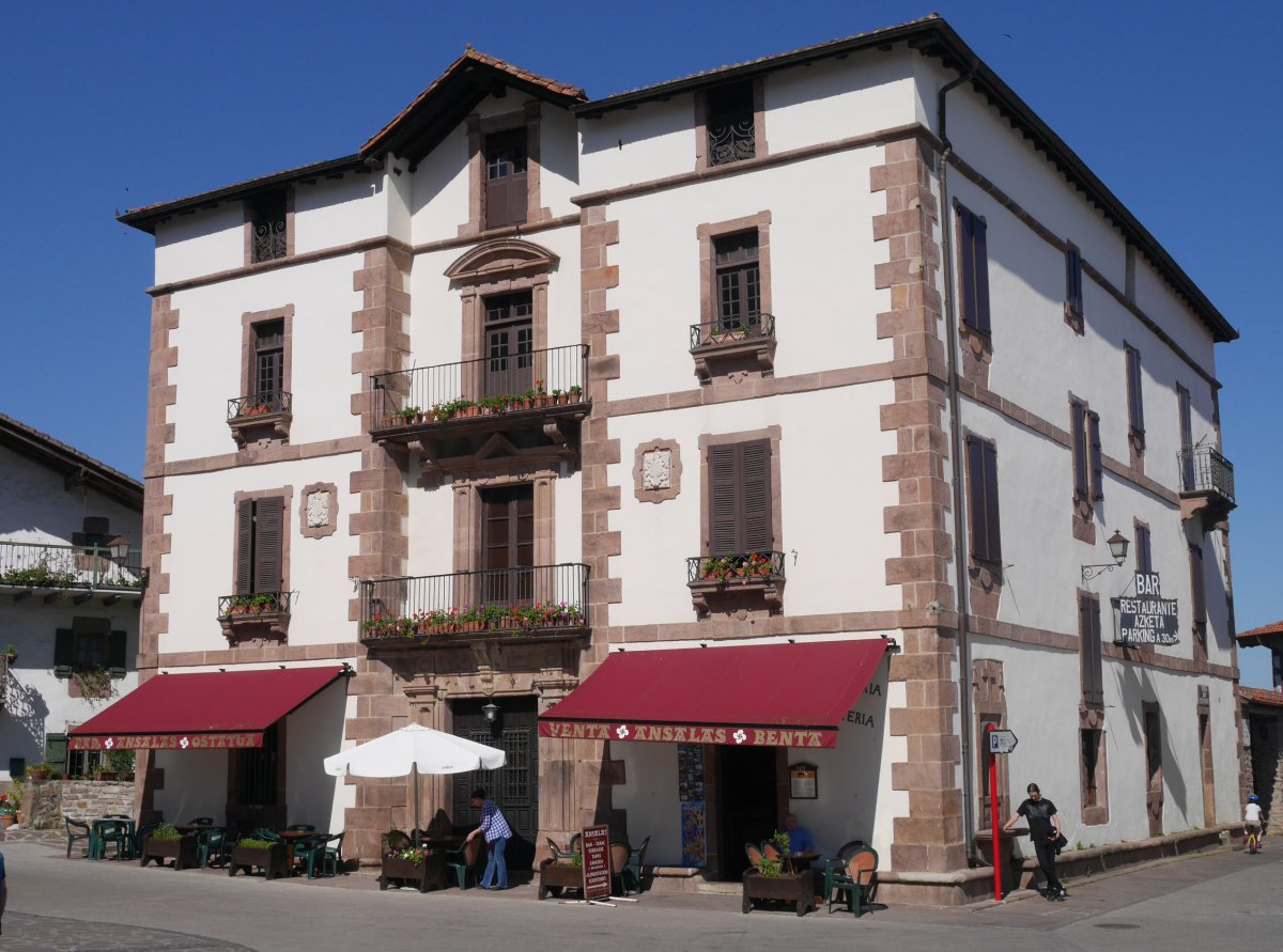 Dutaria jauregia, Zugarramurdi