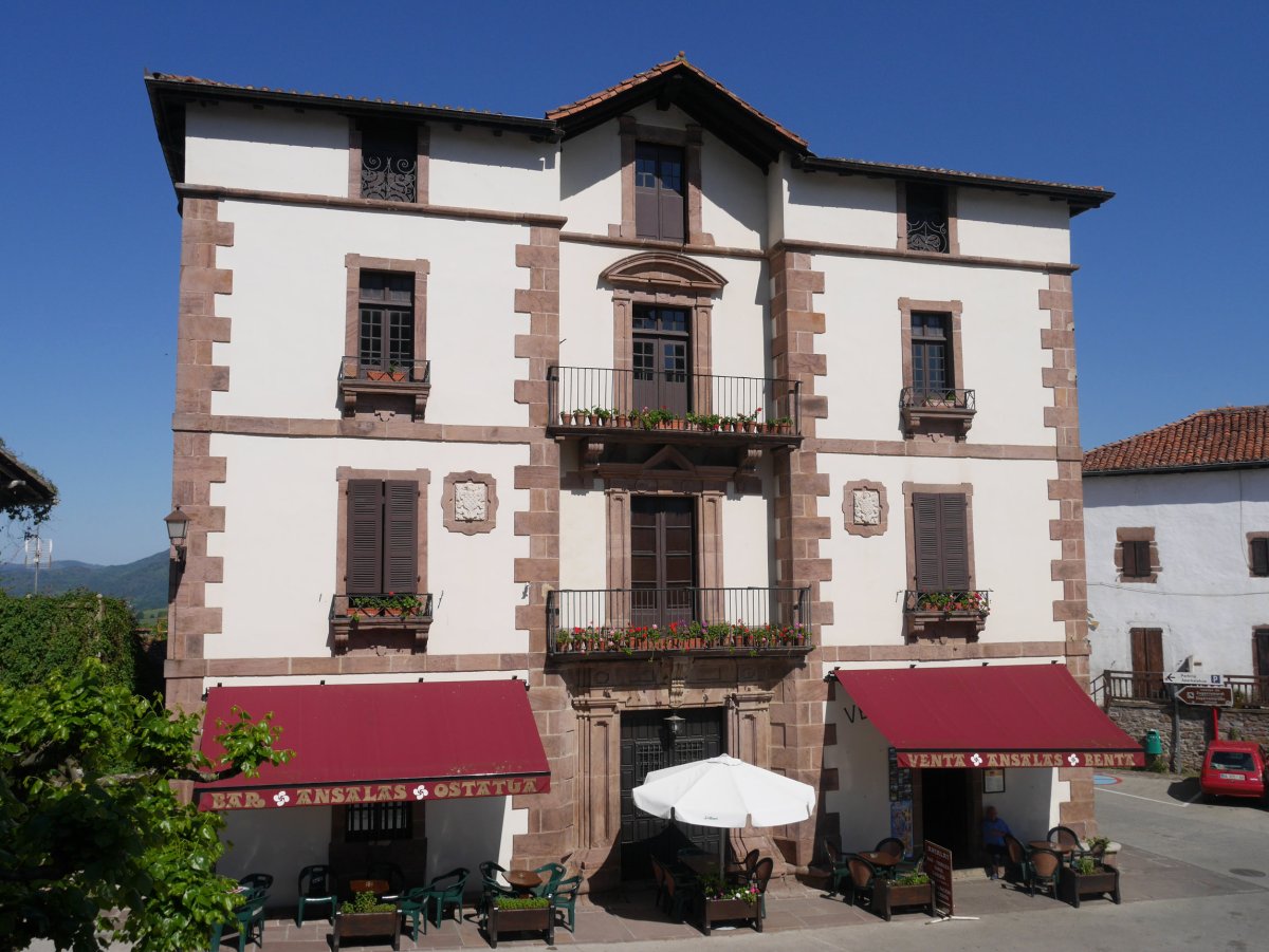 Dutaria jauregia, Zugarramurdi