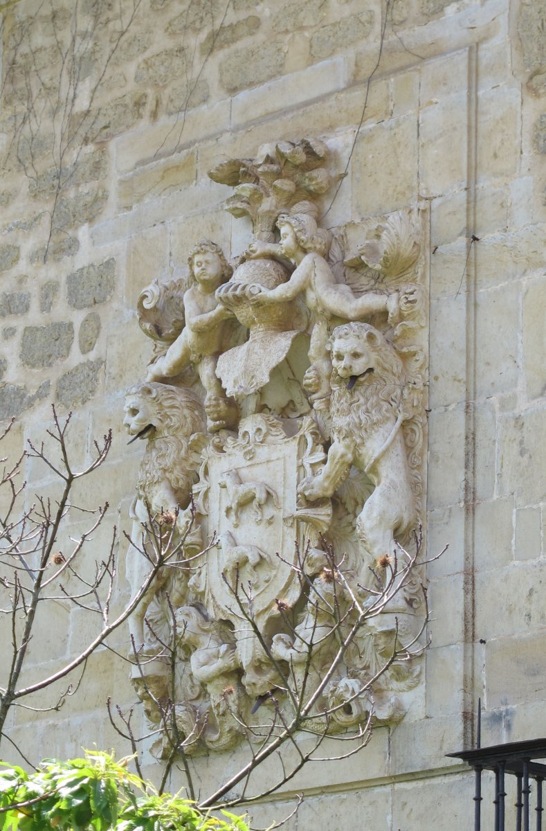 Berastegi jauregia, Manurga