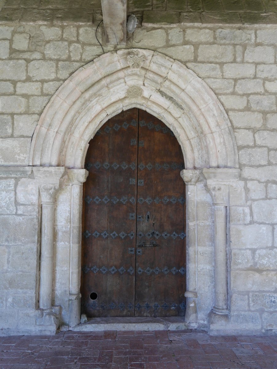 San Martin eliza, Nuin