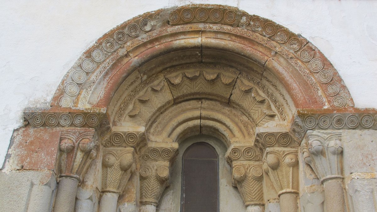 San Pedro eliza, Beluntza