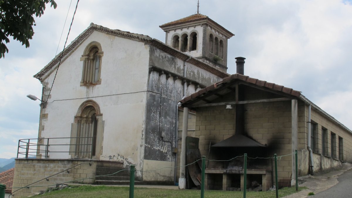 San Pedro eliza, Beluntza