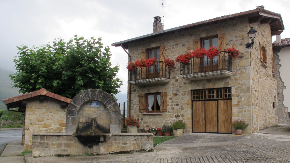 Iturria eta etxea, Ziordia