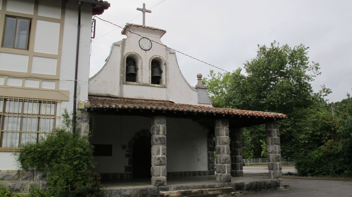 San Bartolome ermita, Landa
