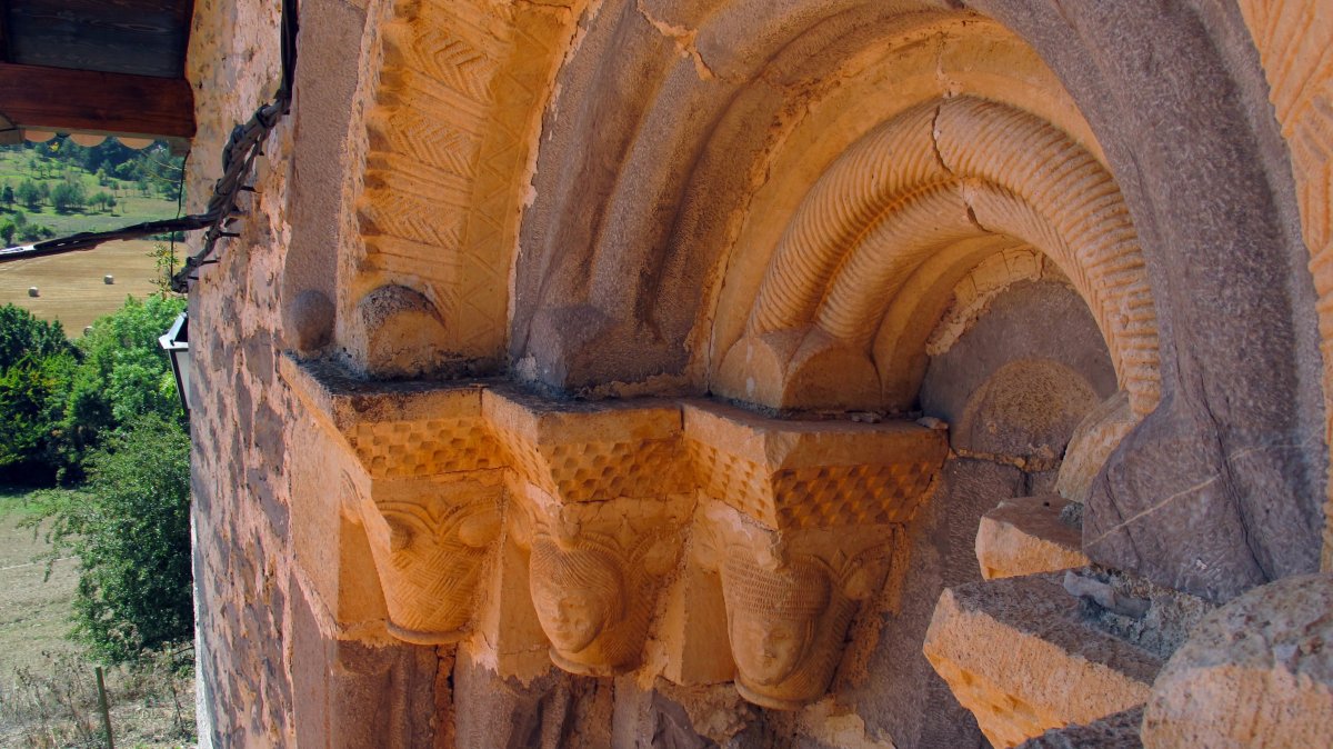 San Roman eliza, Arriano