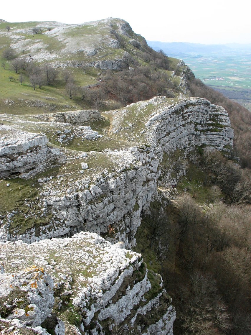 Mirutegi eta atakaren inguruko ertzak Atau aldetik