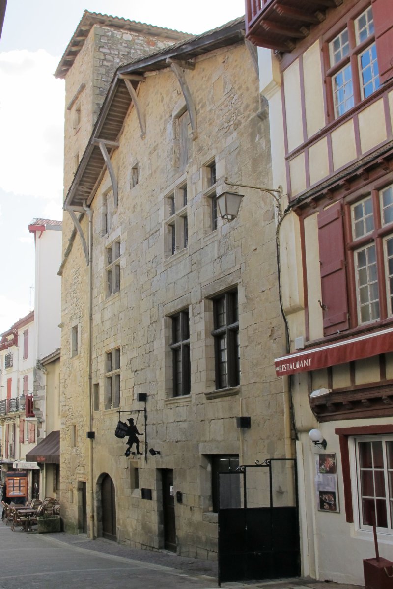 Etxea, Donibane Lohizune