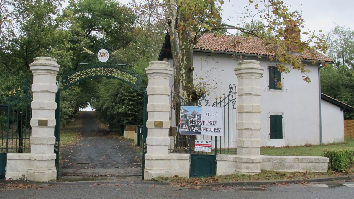 Arcangues jauregiko sarrera, Arrangoitze