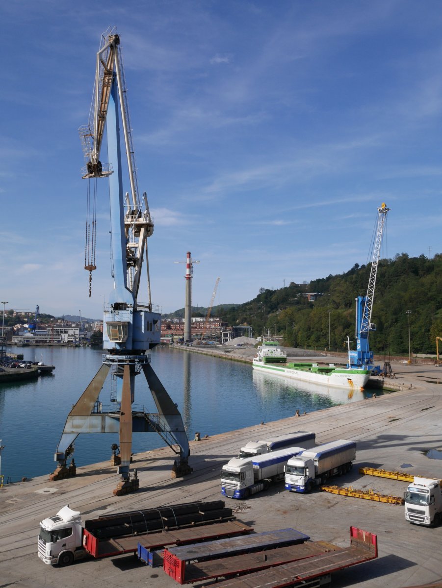 Pasaiako portua eta tximinia, Lezotik