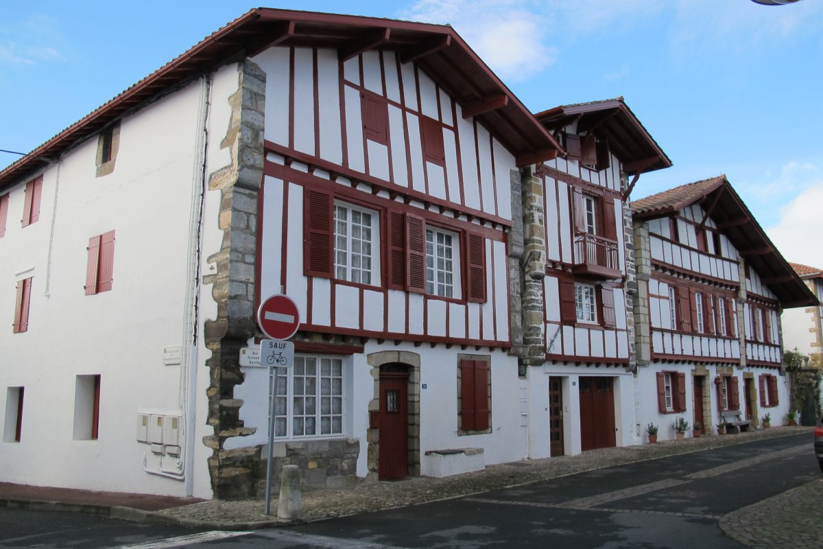 Ferrondoa kaleko etxeak, Uztaritze