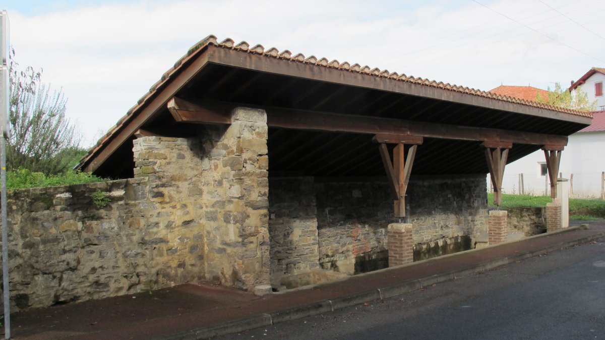 Garbitokia, Uztaritz