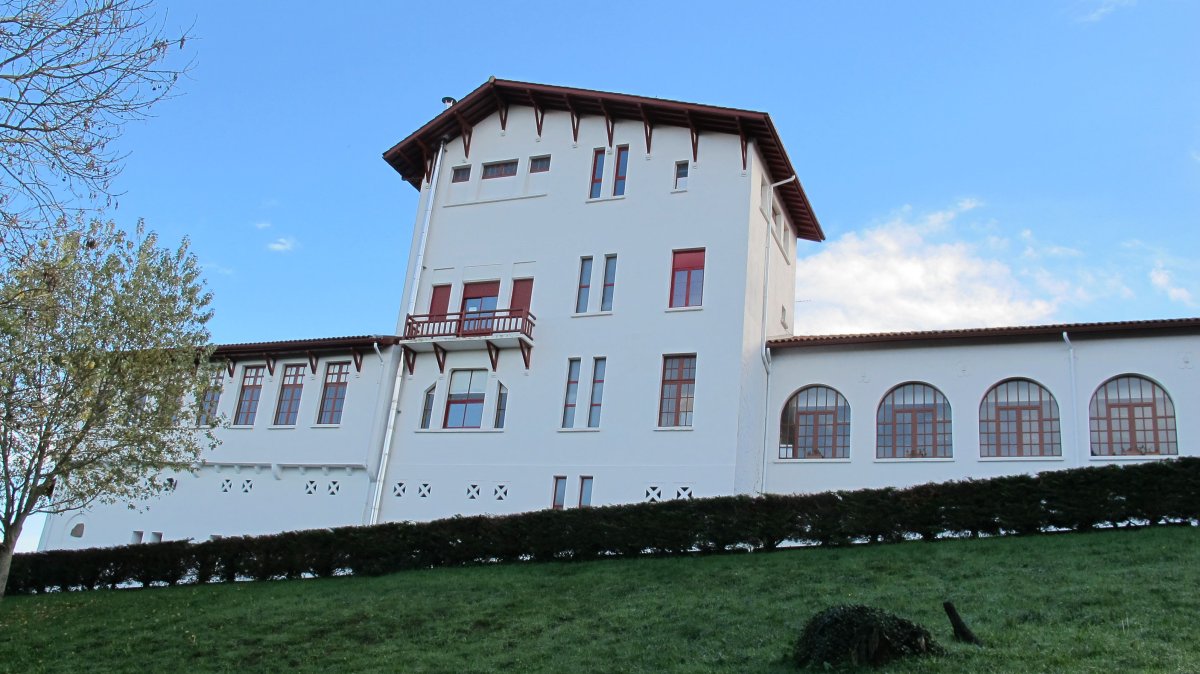 San Frantzisko Xabier ikastetxea, Uztaritze