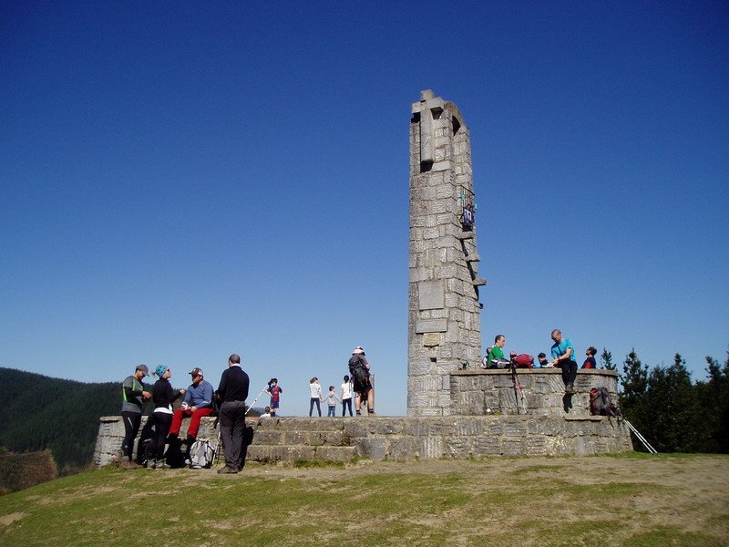 Besaideko monumentu zaharra