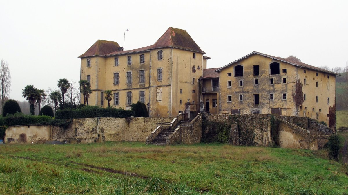 Garro jauregia, Lekorne