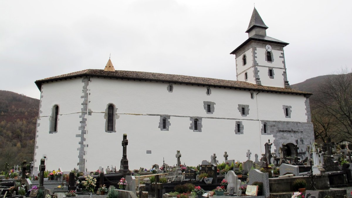 San Fructuoso eliza, Itsasu