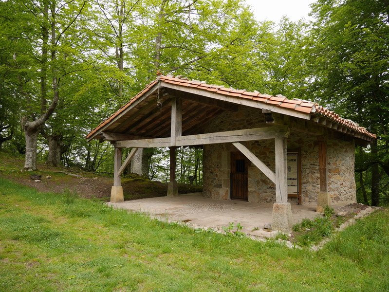 Astakurutz elur-zuloa