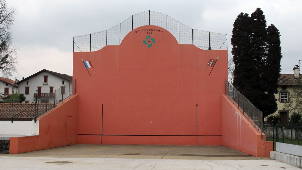 Pelotalekua, Azkarate