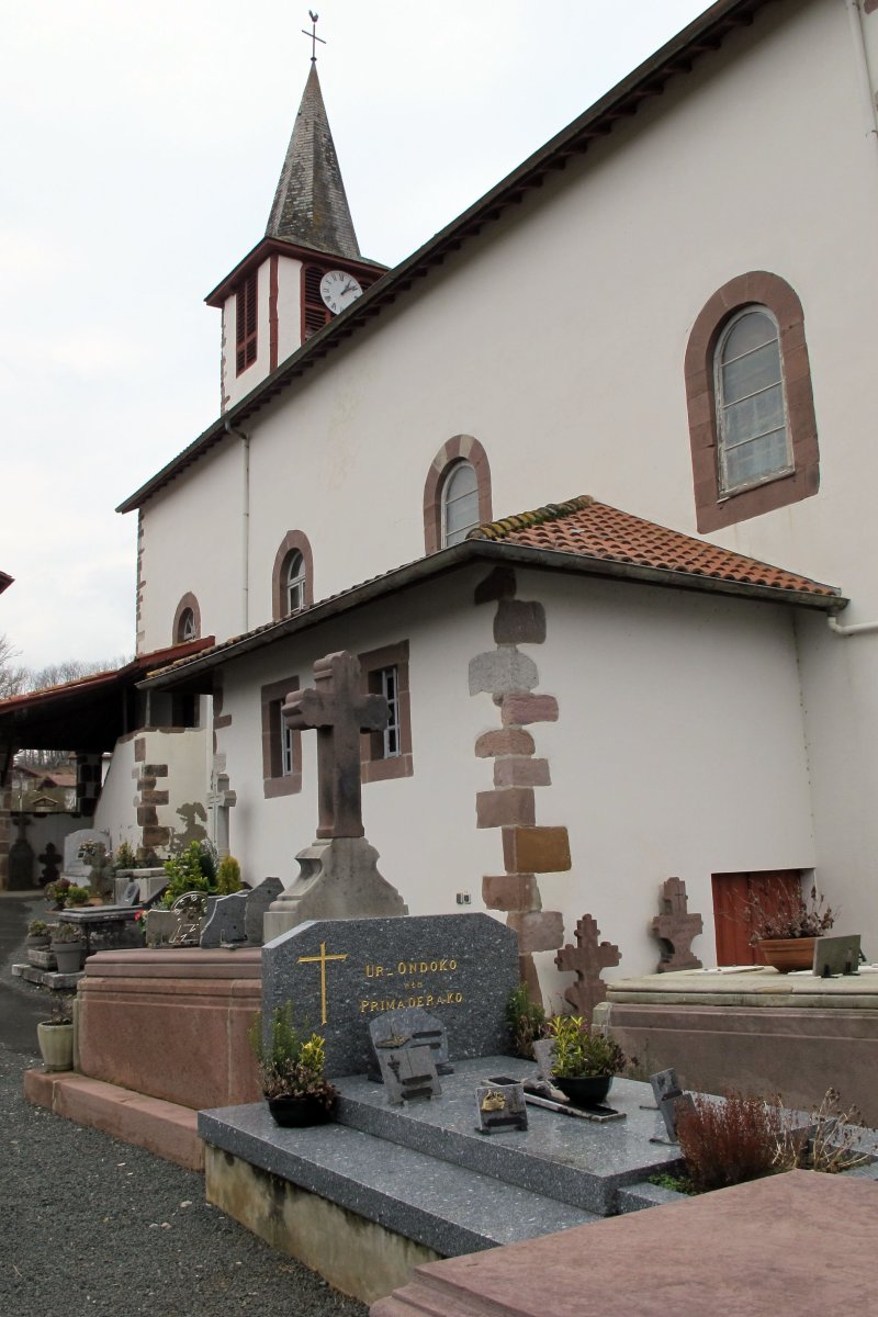 San Martin eliza, Lasa