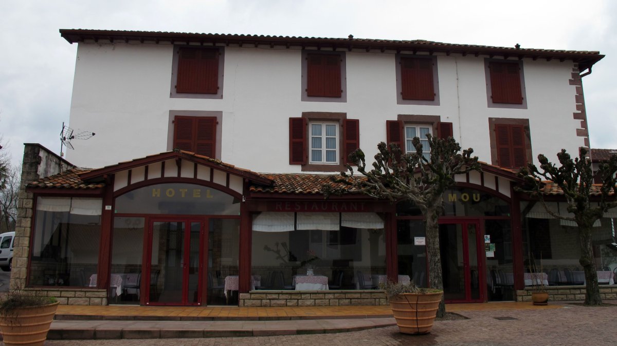 Hotela, Uharte-Garazi