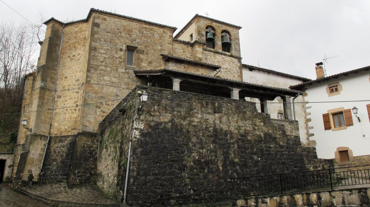 San Migel eliza, Urrotz