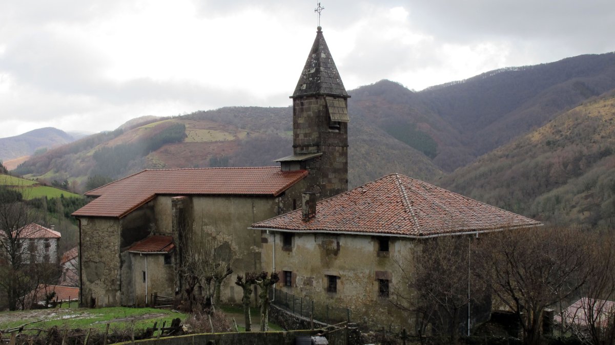 Asunción eliza, Ezkurra