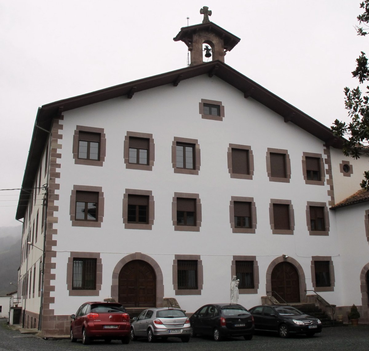 Sagrada Familiaren Mojetxea, Oharriz