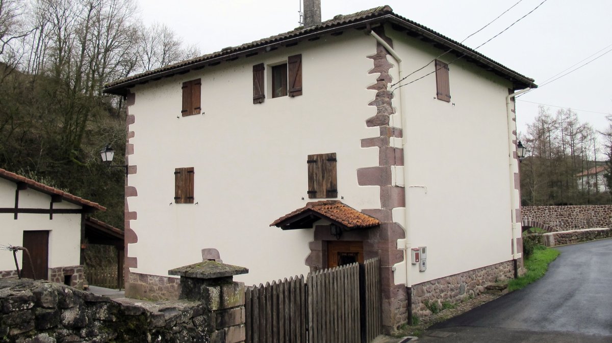 Errotatxar errota, Elbete