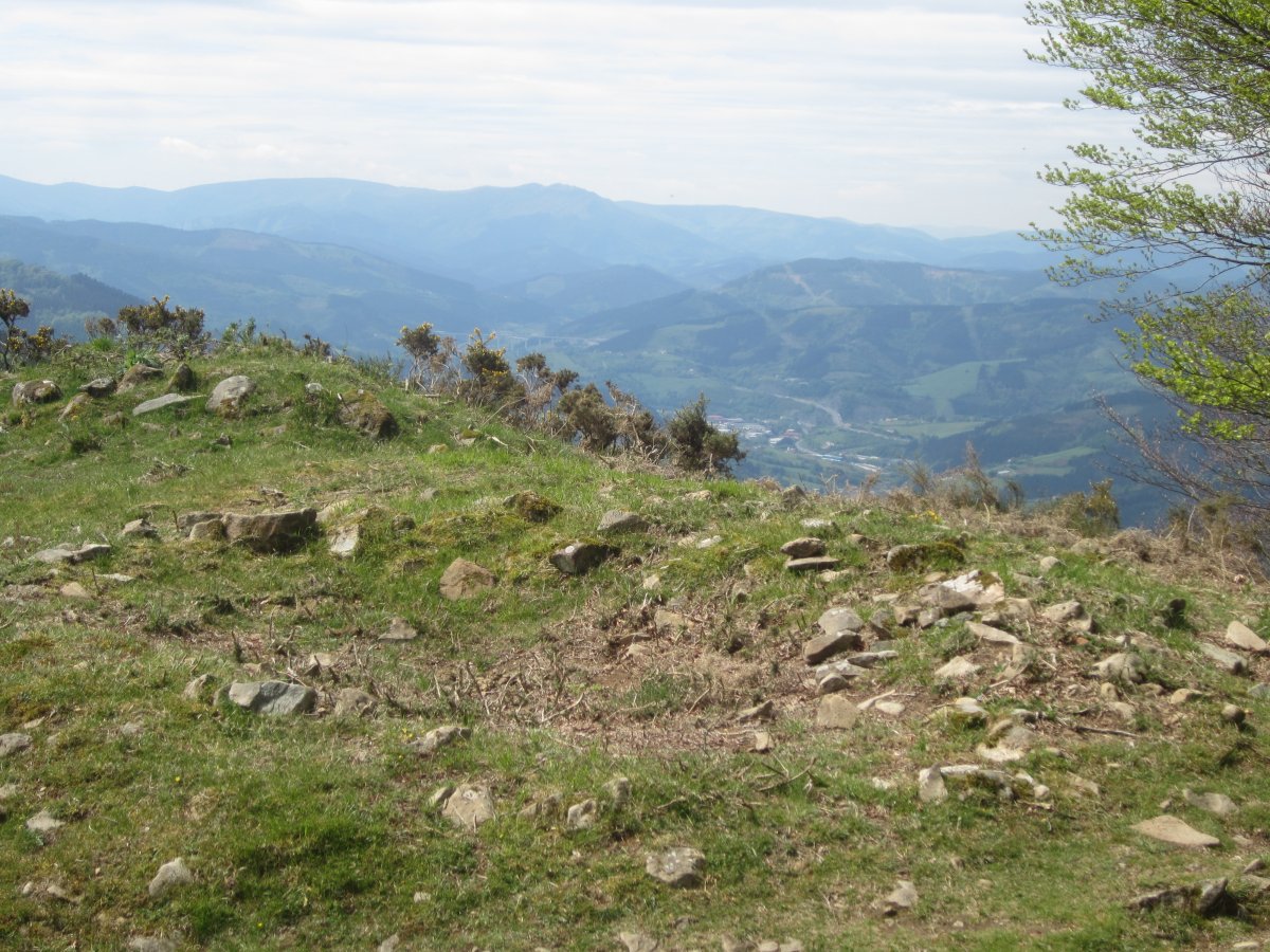 Túmulo Pagobedeintatu    (Abril  2015)