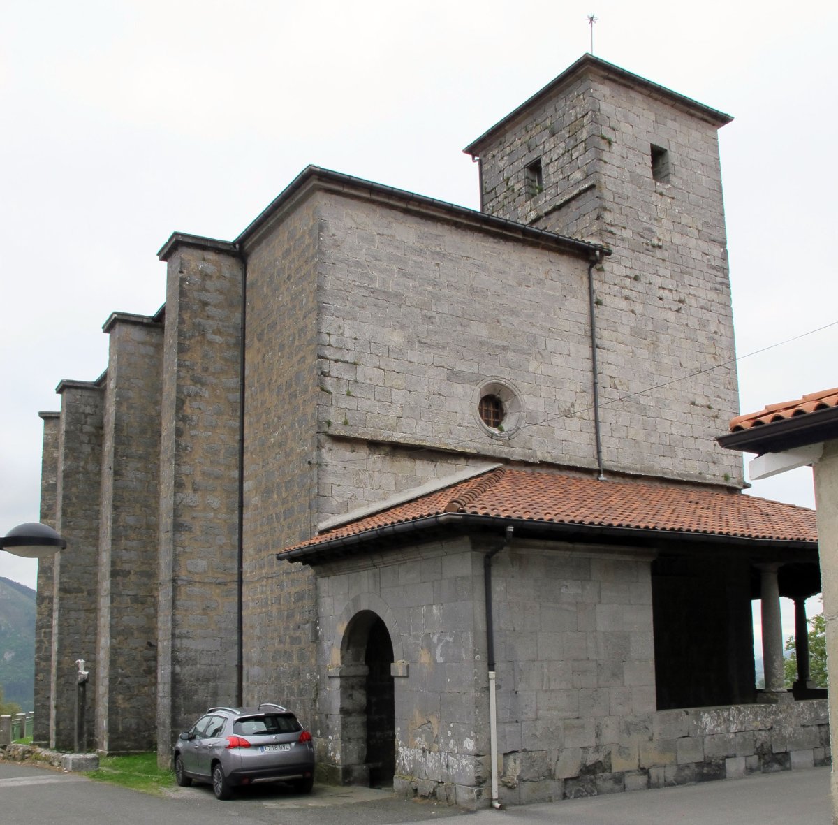 Jasokunde eliza, Hernialde