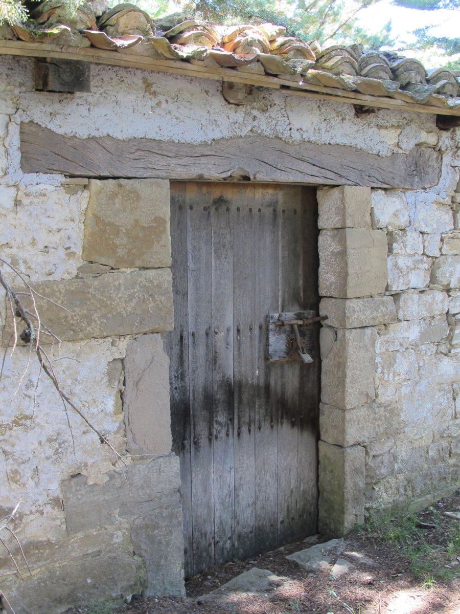 San Lorentzo ermita, Etxalatz