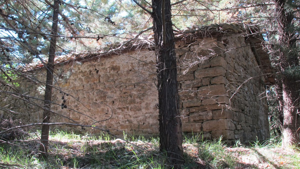 San Lorentzo ermita, Etxalatz