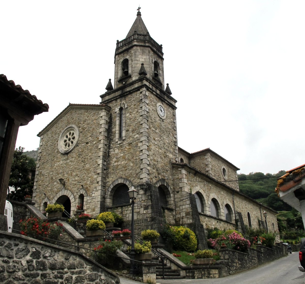 San Pedro eliza, Almandoz