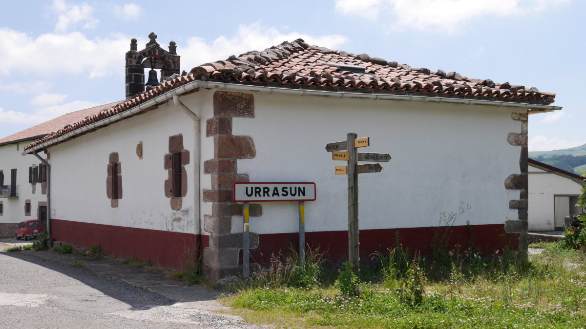 Santiago ermita, Urrasun