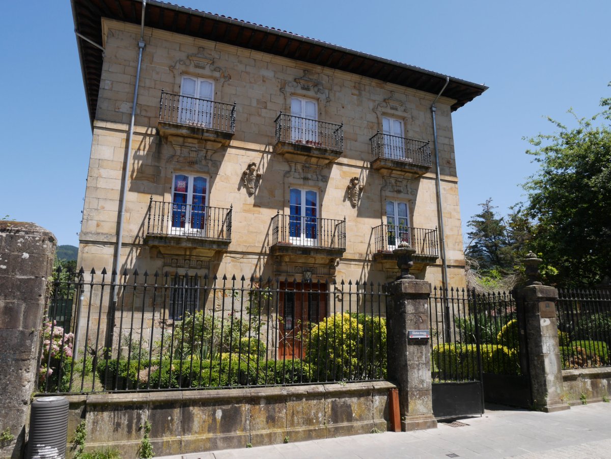 Esteibar-Arauna jauregia, Elorrio