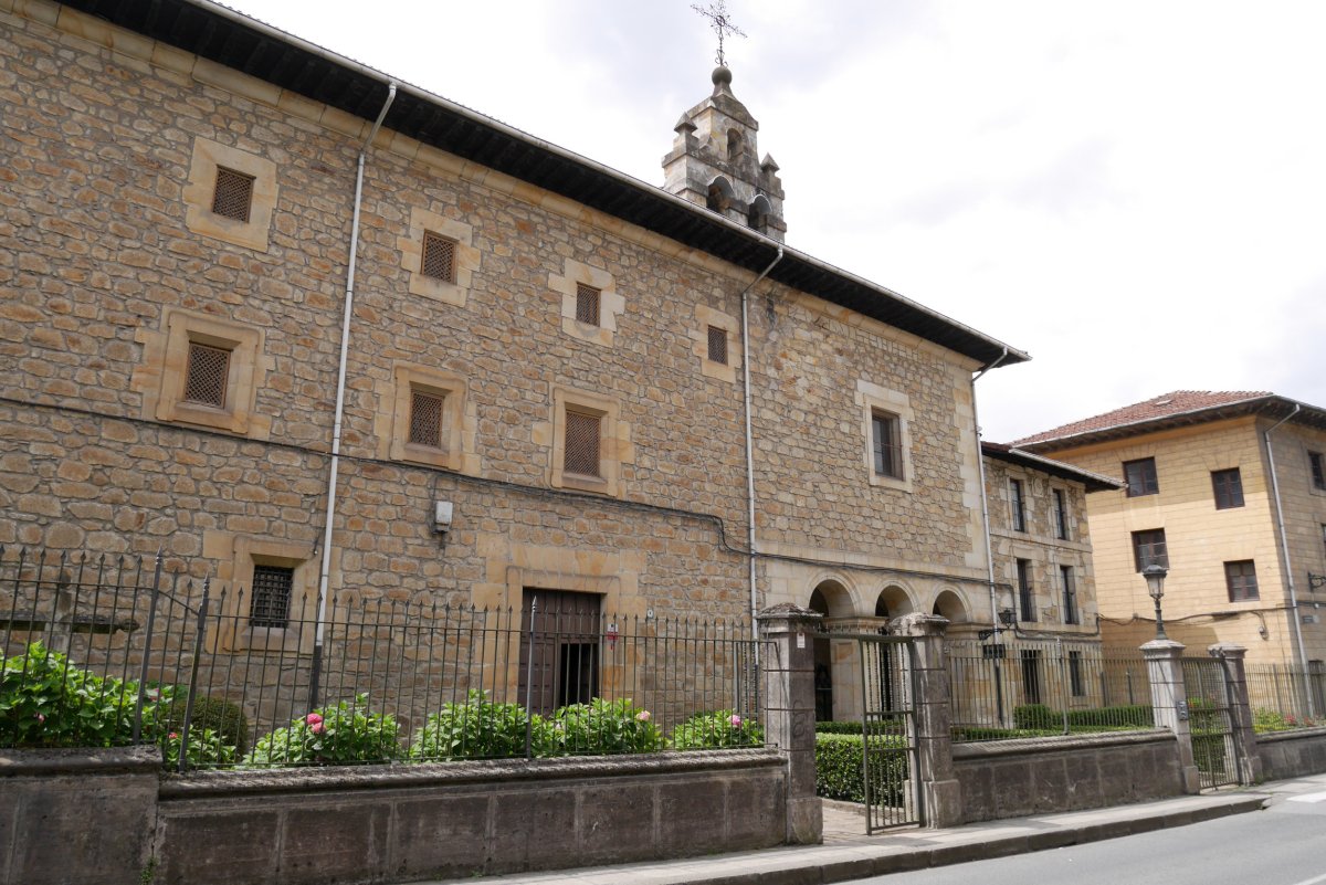 Santa Ana komentua, Elorrio