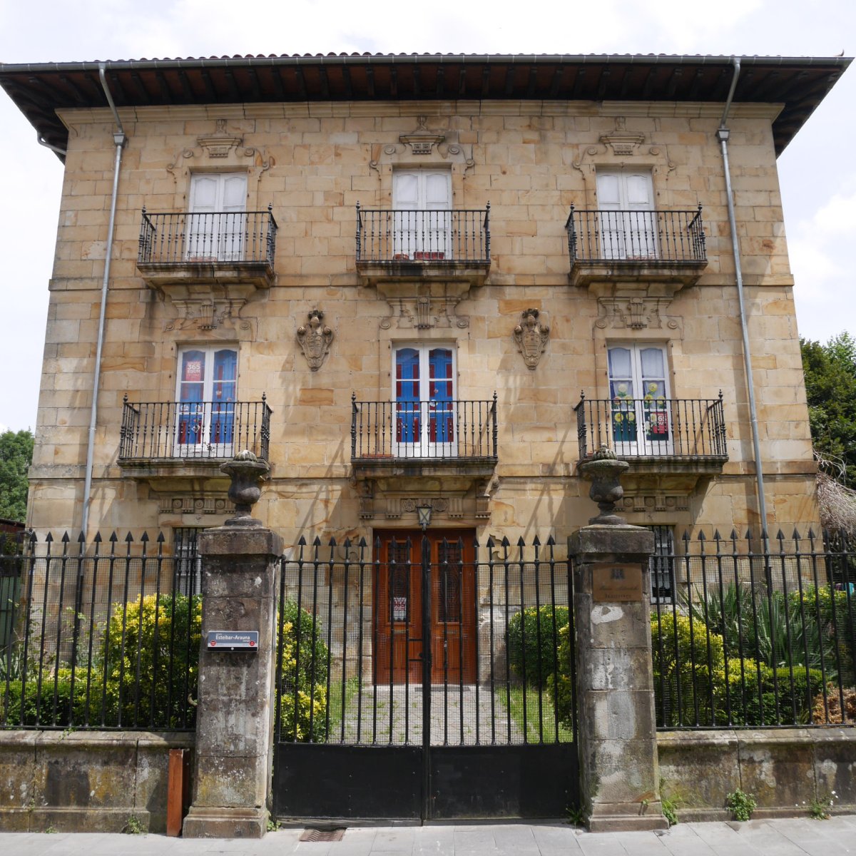 Esteibar-Arauna jauregia, Elorrio