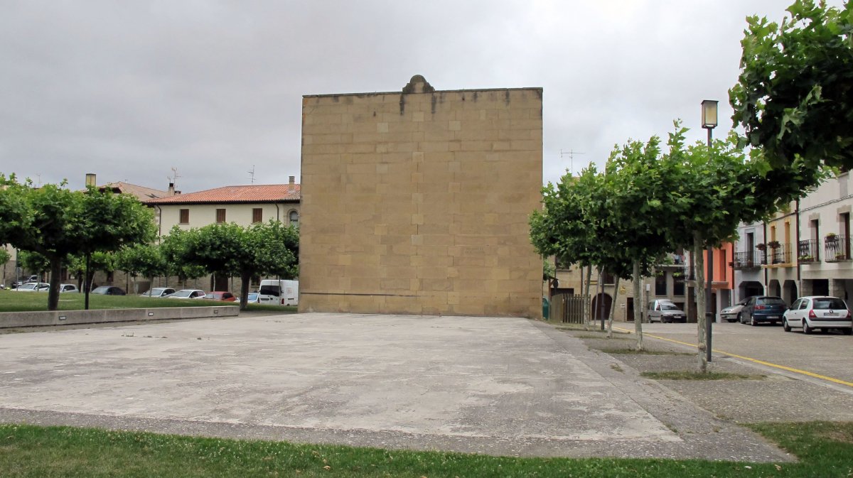 Pilotalekua, Urrotz hiribildua