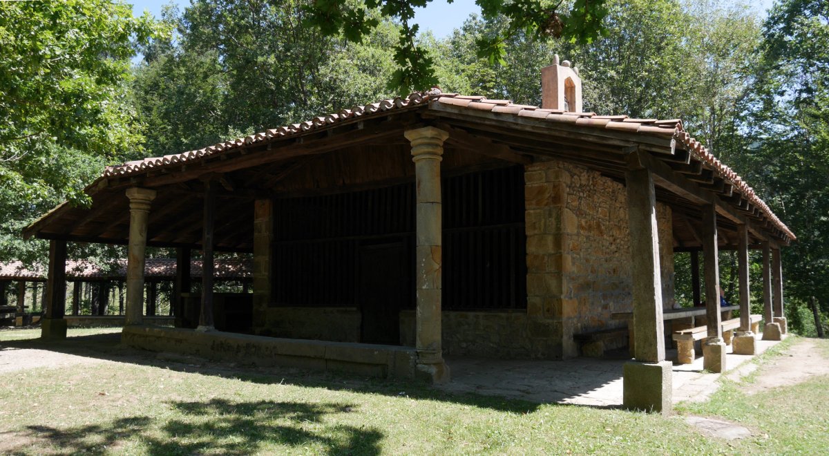 San Lorentzo ermita, Leiz auzoan