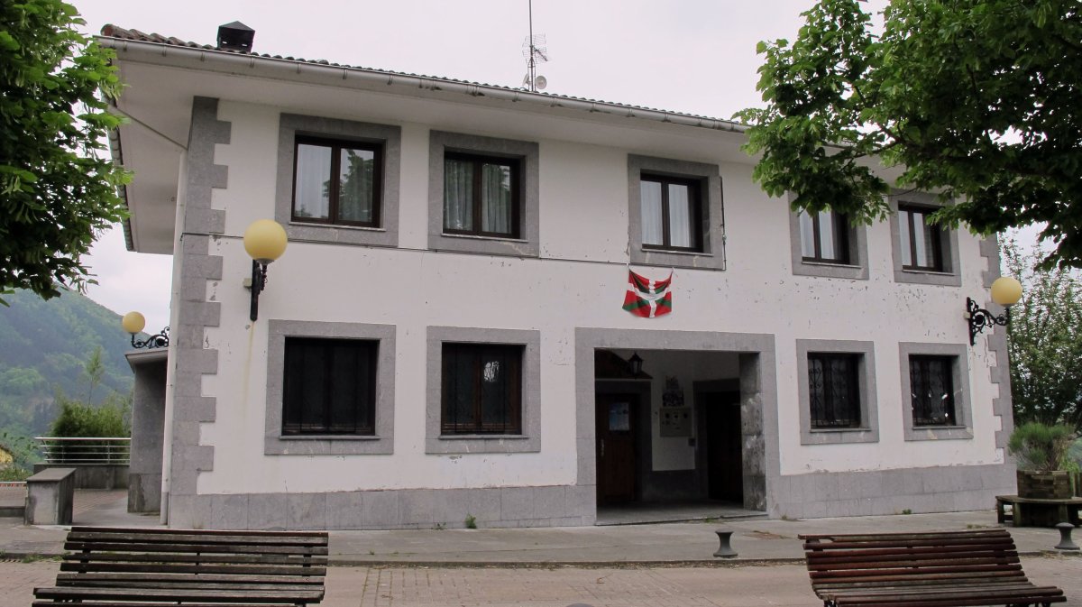 Zazpibide kulturetxea, Leaburu