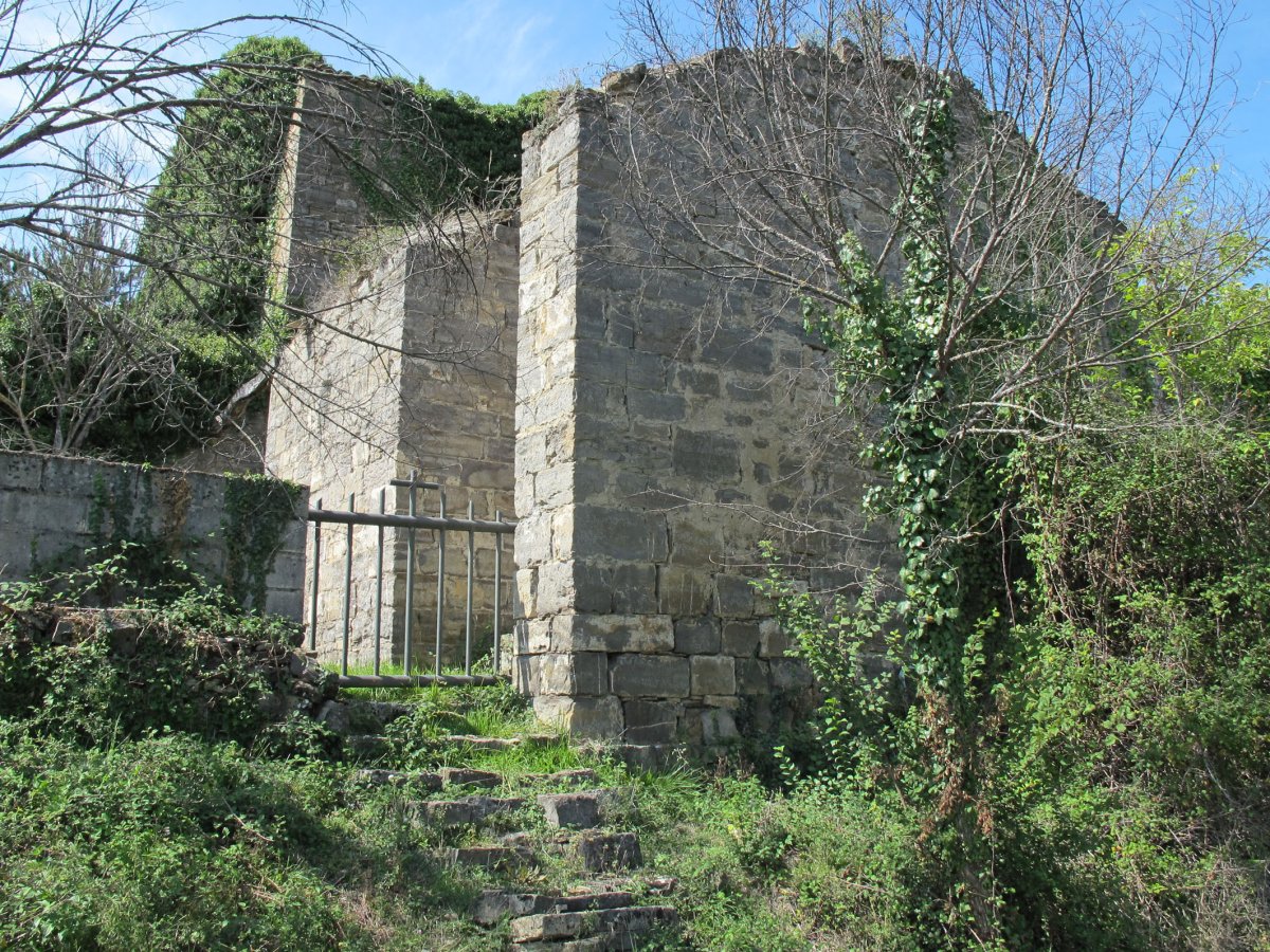 San Julian eliza, Exaberri-Longida