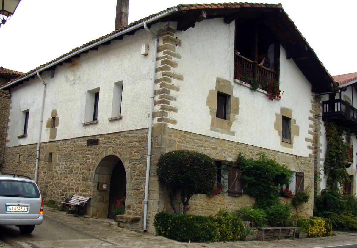 Dorrea etxea, Eraso-Imotz