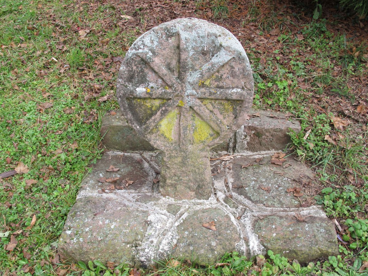 Hilarria eliz inguruan, Eugi-Esteribar