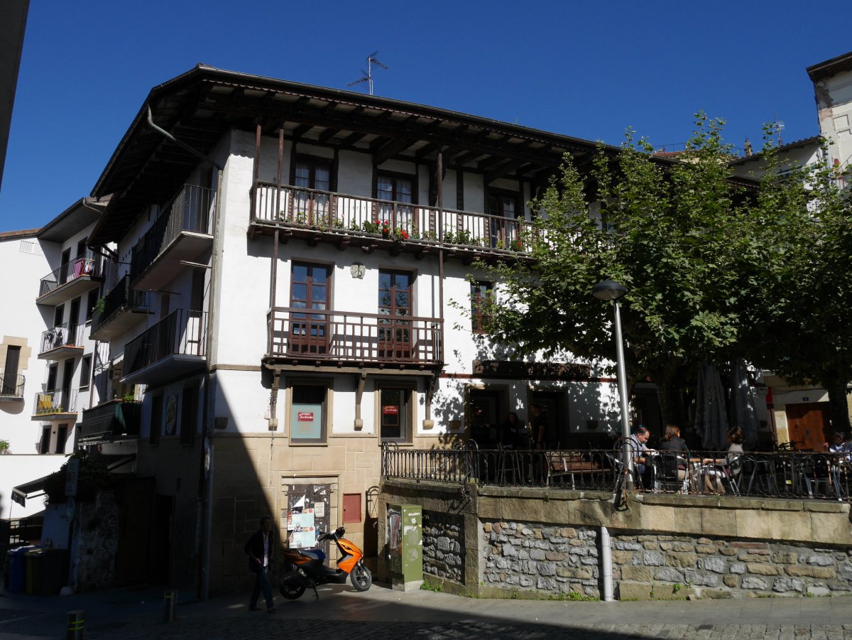 Arpidene etxea, Elizalde