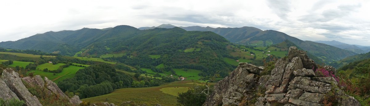 Belate inguruko mendiak Katarritik